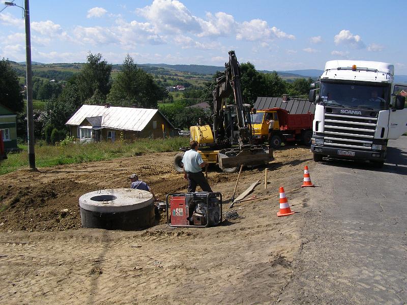 Prace przy przebudowie parkingu_10.JPG
